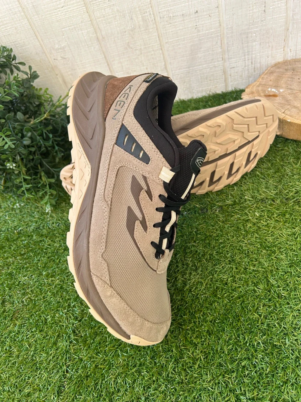 KEEN Men's Hightrail Waterproof Hiking Shoe $150 size 12 like new /no box